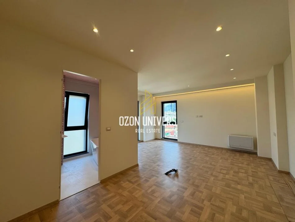 Tirane, jepet me qera apartament 2+1+Ballkon Kati 6, 141 m² 1.500 € (Myslym Shyr)