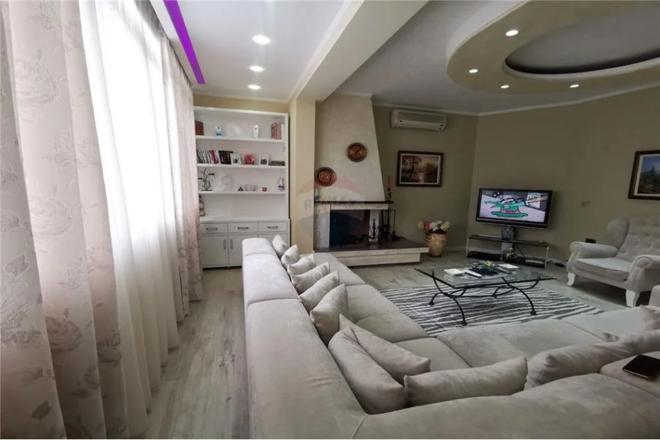 Tirane, jepet me qera , 140 m² 1.000 € (Rruga Sami Frasheri Bllok)