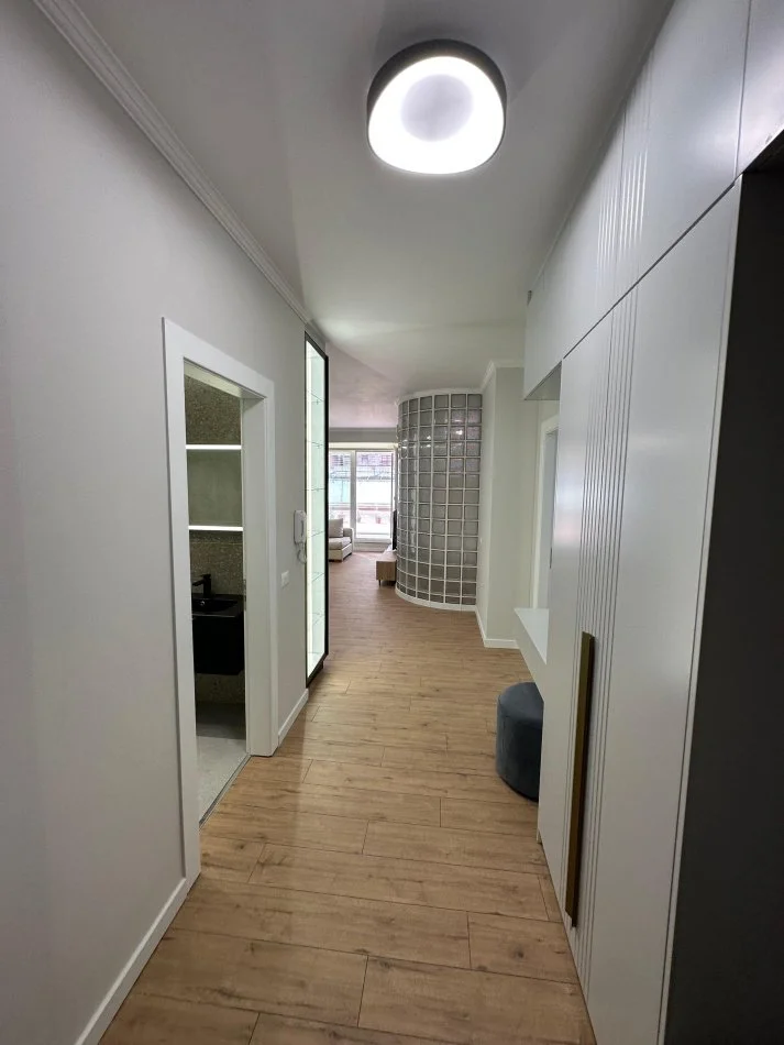 Tirane, jepet me qera apartament 2+1 Kati 2, 100 m² 1.000 € (Don Bosko)