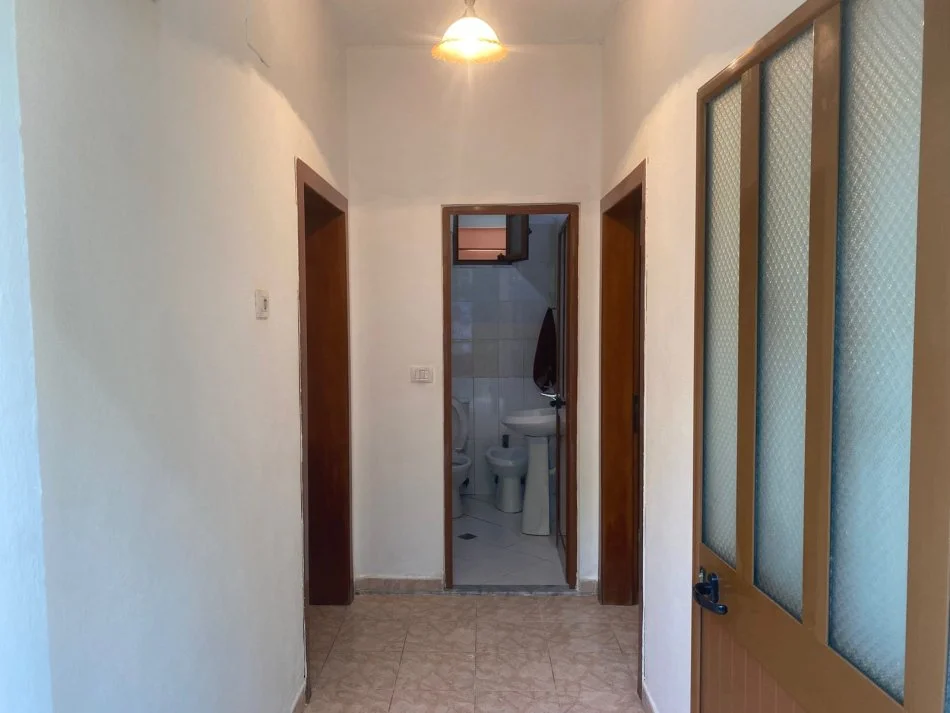 Tirane, jepet me qera apartament 2+1 Kati 1, 110 m² 350 € (Paskuqan)