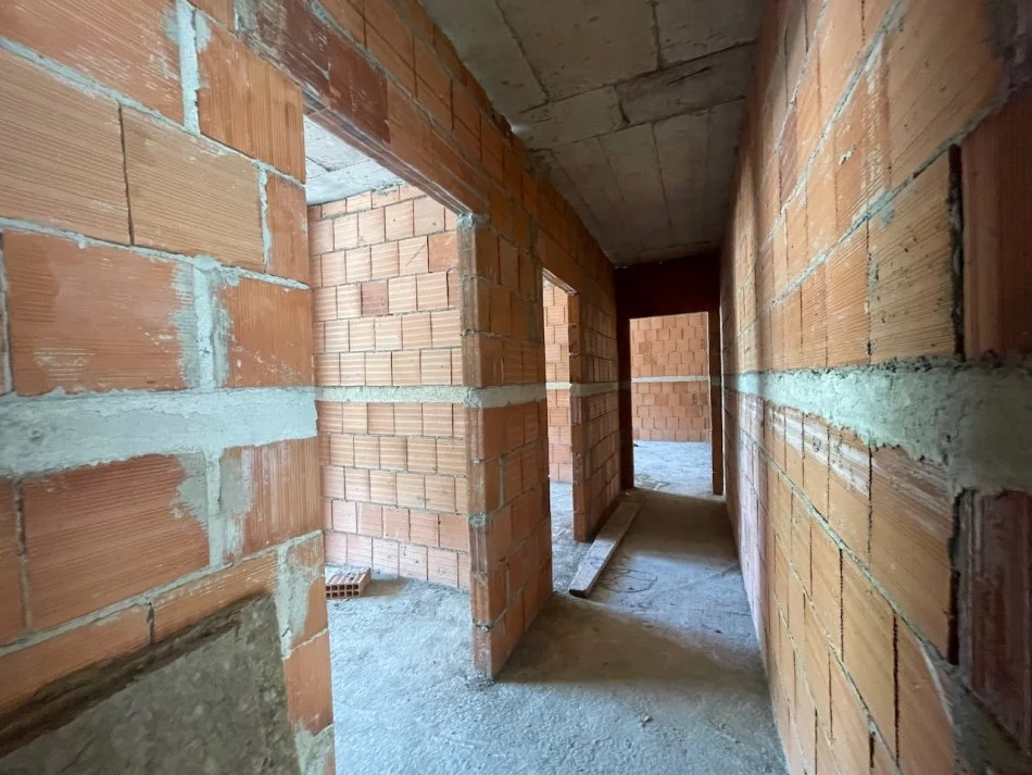 Tirane, shitet apartament 2+1+Ballkon Kati 3, 114 m² 250.000 € (Liqeni Thate)