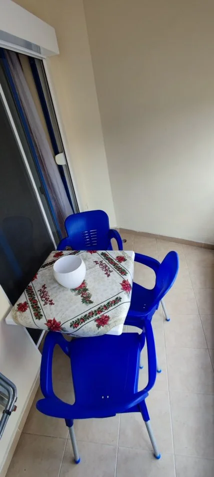 Tirane, jepet me qera apartament 1+1 Kati 3, 70 m² 650 € (Rruga e Kosovereve)