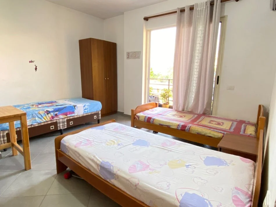 Tirane, jepet me qera apartament 2+1 Kati 5, 110 m² 370 € (Shkozë)