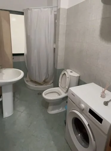 Tirane, jepet me qera apartament 1+1 Kati 3, 67 m² 450 € (Komuna Parisit)