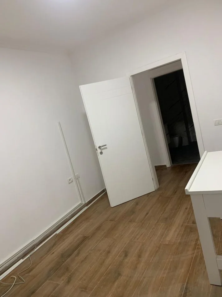 Tirane, jepet me qera apartament 1+1 Kati 3, 65 m² 550 € (Myslym Shyri)