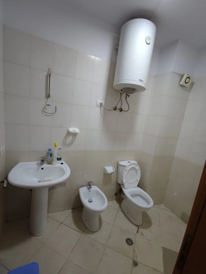 Tirane, jepet me qera apartament 1+1 Kati 6, 60 m² 400 € (Astir)