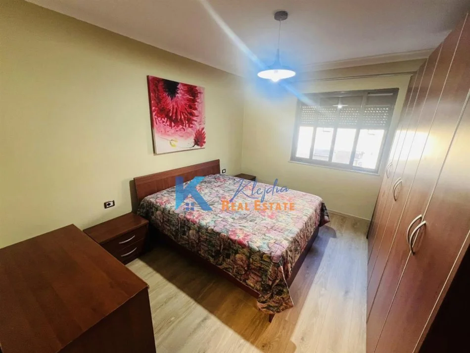 Tirane, jap me qera apartament 2+1 Kati 4, 70 m² 600 € (Stadiumi Dinamo)