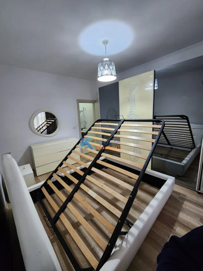 Tirane, jap me qera apartament 2+1+Ballkon Kati 1, 95 m² 550 € (Kodra e Diellit, Rruga Bill Klinton, afer Cok Market)