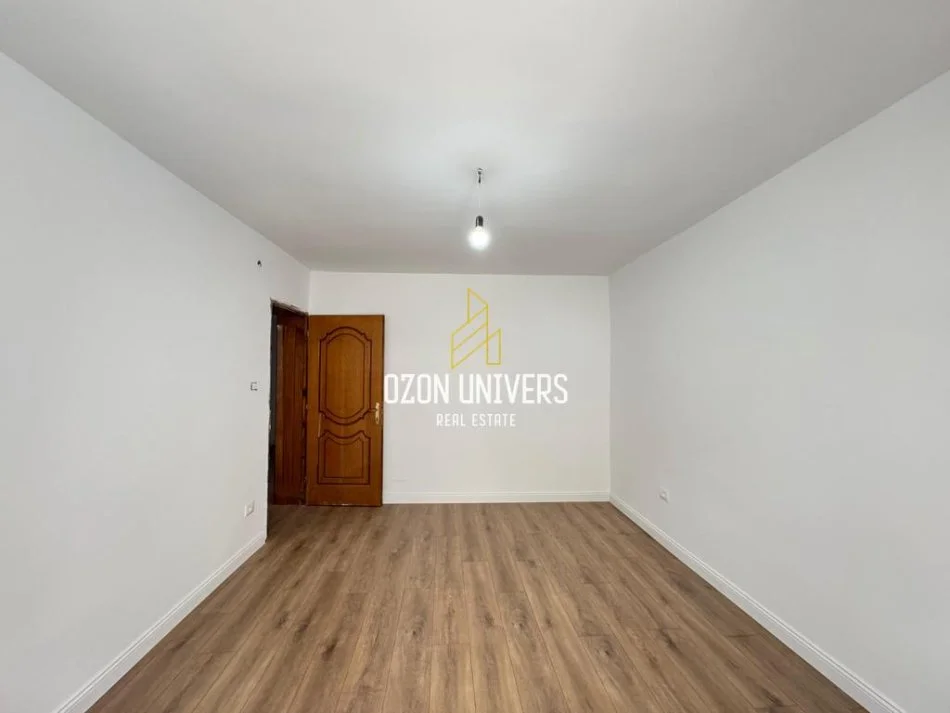 Ambient biznesi për qira në Bllok , 800€/muaj