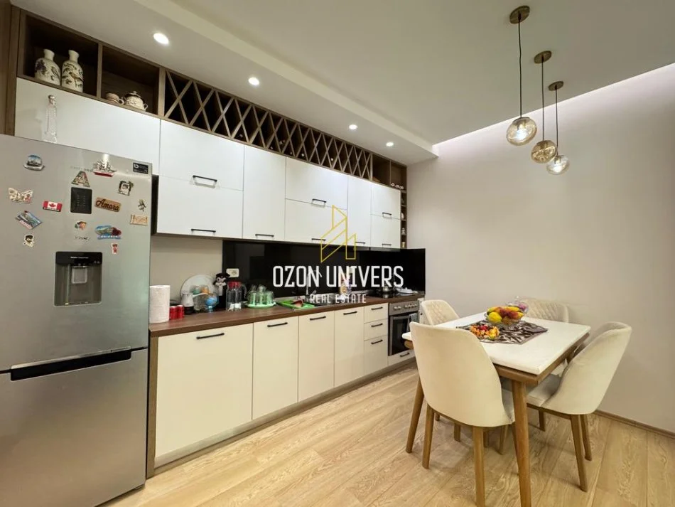 Tirane, jepet me qera apartament 2+1+Ballkon Kati 2, 85 m² 600 € (Apartament 2+1 me Qira tek Kompleksi Bora, Liqeni i Thatë !)