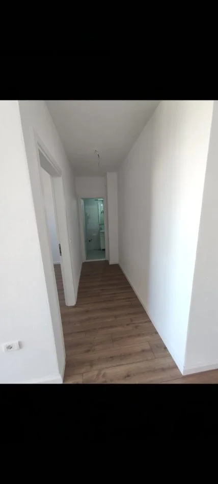 Tirane, jepet me qera apartament 1+1 Kati 4, 65 m² 83.000 € (Fresk)