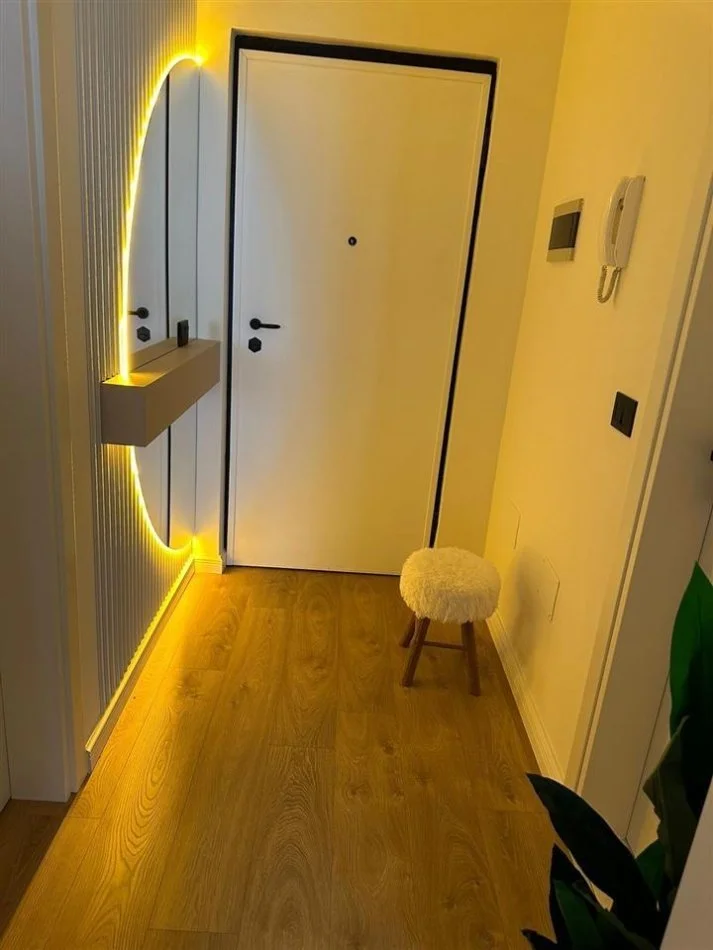 Tirane, jepet me qera apartament 1+1 Kati 5, 73 m² 600 € (Komuna e Parisit)