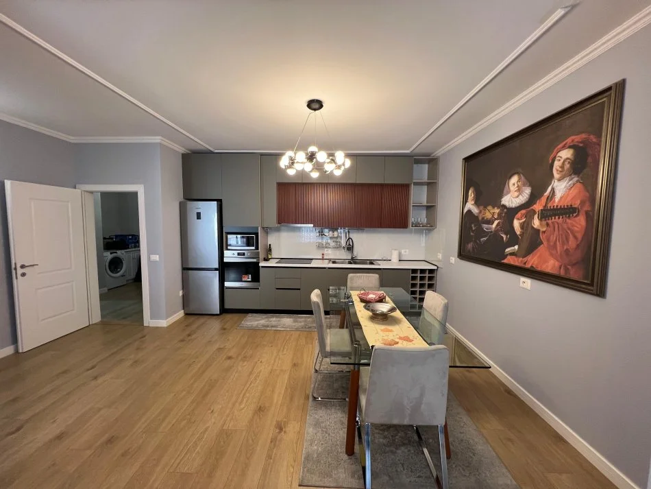 Tirane, jepet me qera apartament 2+1 Kati 9, 130 m² 999 € (Rruga e Elbasanit)