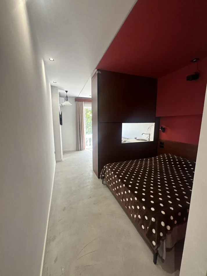 Tirane, jepet me qera apartament 1+1 Kati 5, 40 m² 500 € (Qender)