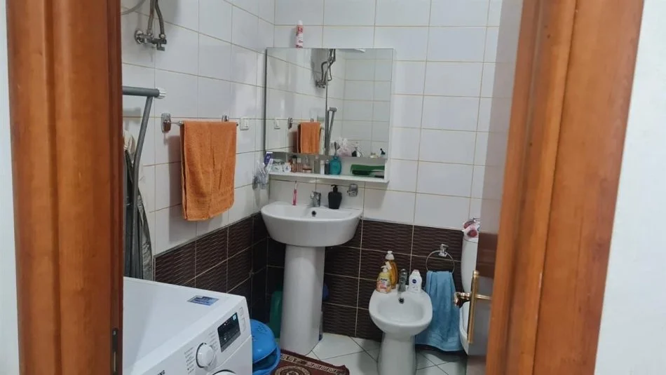Tirane, jepet me qera apartament Kati 6, 60 m² 400 € (Miso Mame)