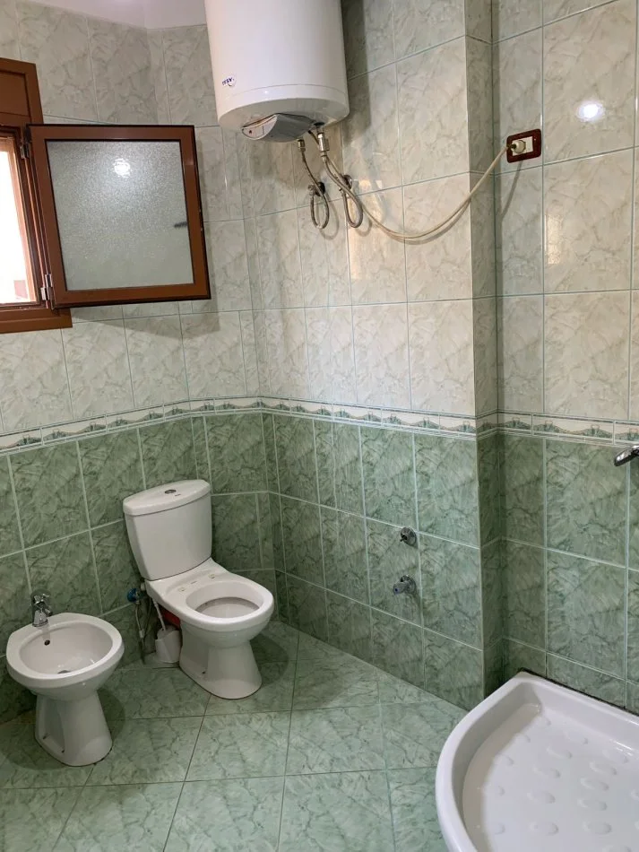 Tirane, jepet me qera apartament 2+1 Kati 2, 120 m² 400 € (Astir)