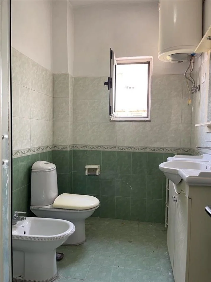 Tirane, jepet me qera apartament 2+1 Kati 5, 75 m² 480 € (21 Dhjetori)