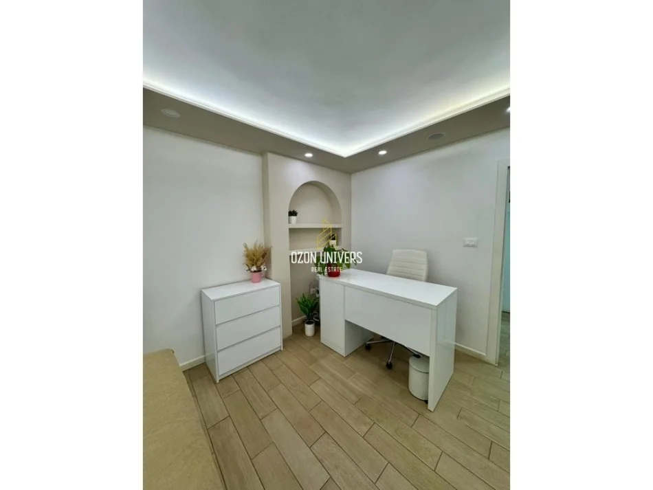 Tirane, jepet me qera ambjent biznesi Kati 2, 68 m² 750 € (Vasil Shanto)