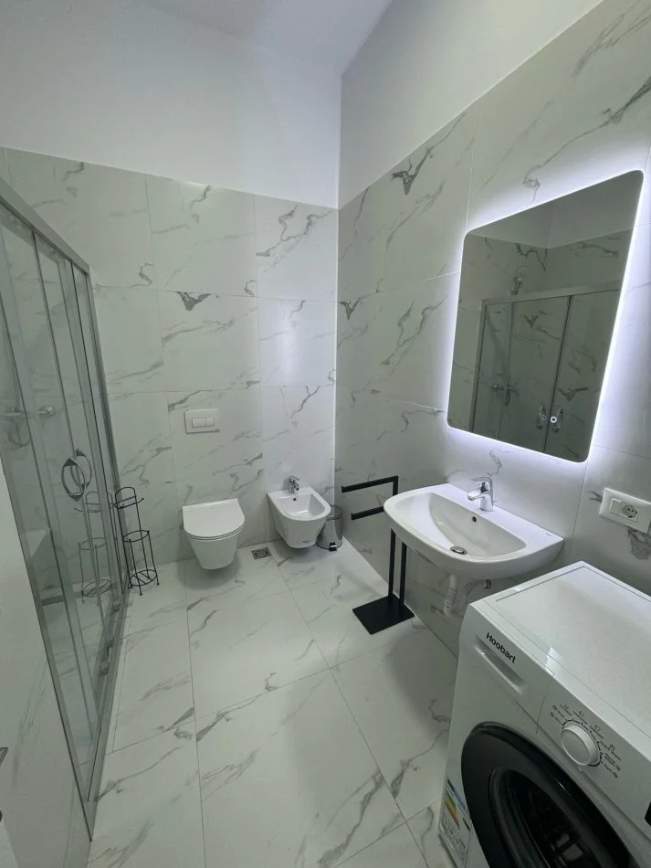 Tirane, jepet me qera apartament 1+1 Kati 5, 78 m² 700 € (Kompleksi Delijorgji)