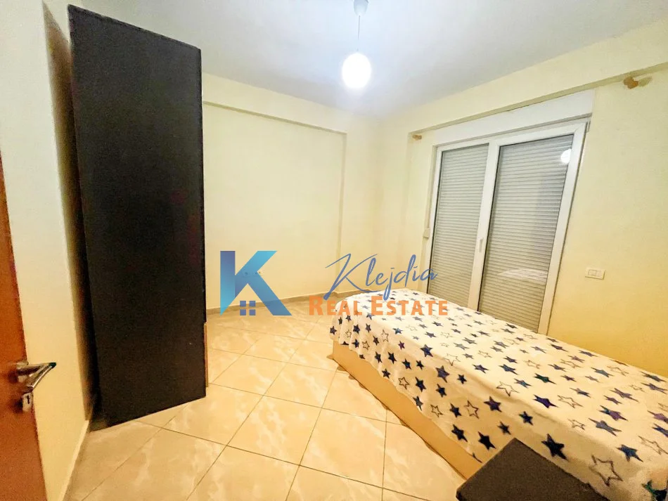 Tirane, jap me qera apartament 2+1+Ballkon Kati 2, 87 m² 550 € (Liqeni i Thate)