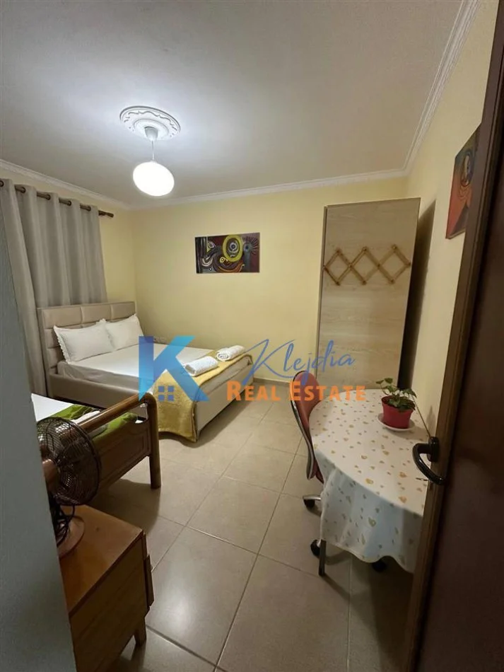 Tirane, jap me qera apartament 2+1+Ballkon Kati 2, 70 m² 600 € (Rruga e Durresit, afer hotel Colosseo)