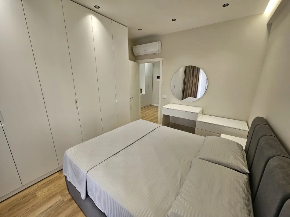 Tirane, jepet me qera apartament 1+1 Kati 1, 70 m² 500 € (Urban Gate Astir)