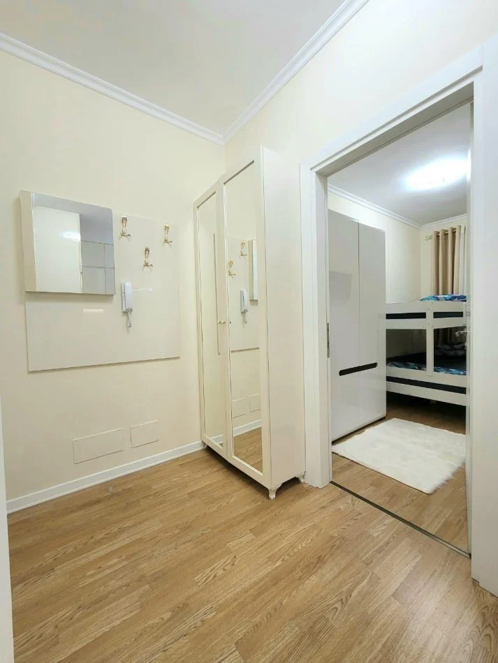 Tirane, jepet me qera apartament 2+1 Kati 5, 100 m² 1.200 € (Rruga e Kosovareve)