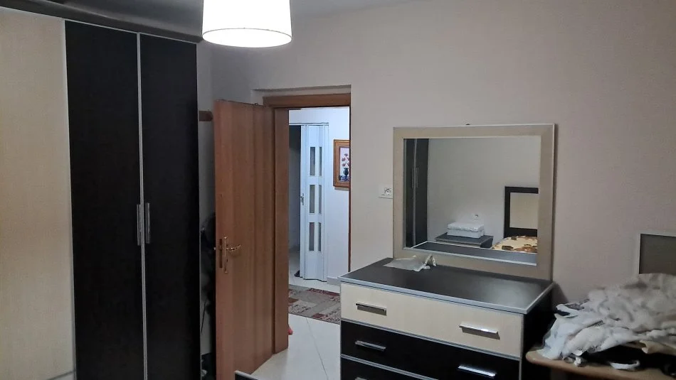 Tirane, jepet me qera apartament 1+1 Kati 6, 56 m² 500 € (Brryli)