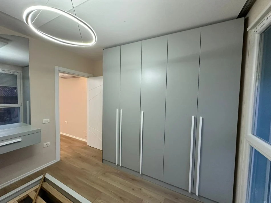 Tirane, jepet me qera apartament 1+1 Kati 3, 65 m² 470 € (Delijorgji)