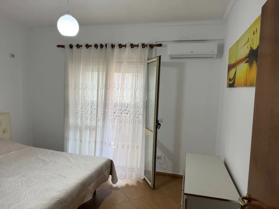Vlore, jepet me qera apartament 2+1 Kati 3, 144 m² 500 € (Vlore)
