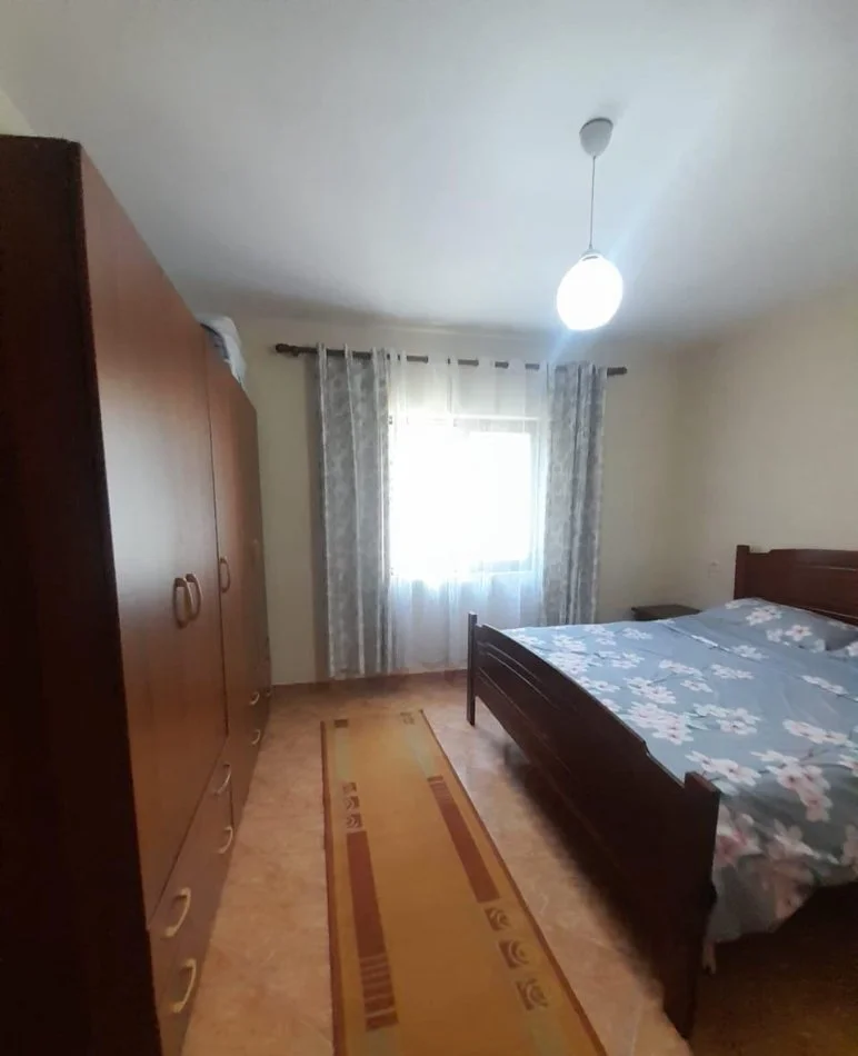 Tirane, jepet me qera apartament 1+1 Kati 1, 70 m² 400 € (Don Bosko)