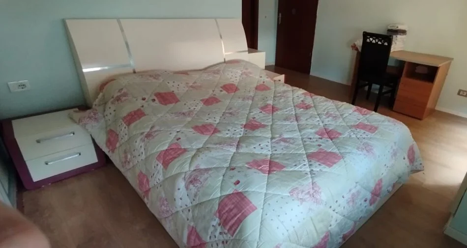 Tirane, jepet me qera apartament 1+1 Kati 6, 100 m² 400 € (Yzberisht)