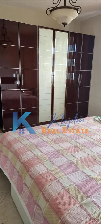 Tirane, jap me qera apartament 3+1+Ballkon Kati 5, 115 m² 1.000 € 
