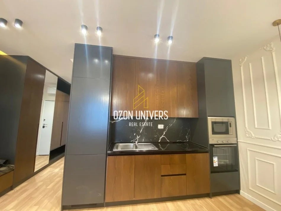 Tirane, jepet me qera garsonier 1+1 Kati 10, 48 m² 650 € (Kompleksin "Square 21", Rruga e Kavajës)