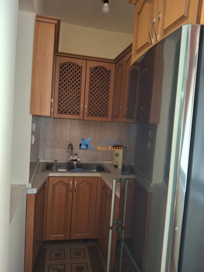 Tirane, jap me qera apartament 2+1+Aneks+Ballkon Kati 2, 90 m² 700 € (Myslym Shyr, pas Gjykates se Larte)