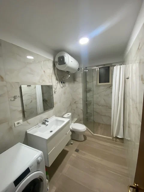 Tirane, jepet me qera apartament 2+1+Ballkon Kati 3, 110 m² 700 € (Medar Shtylla)