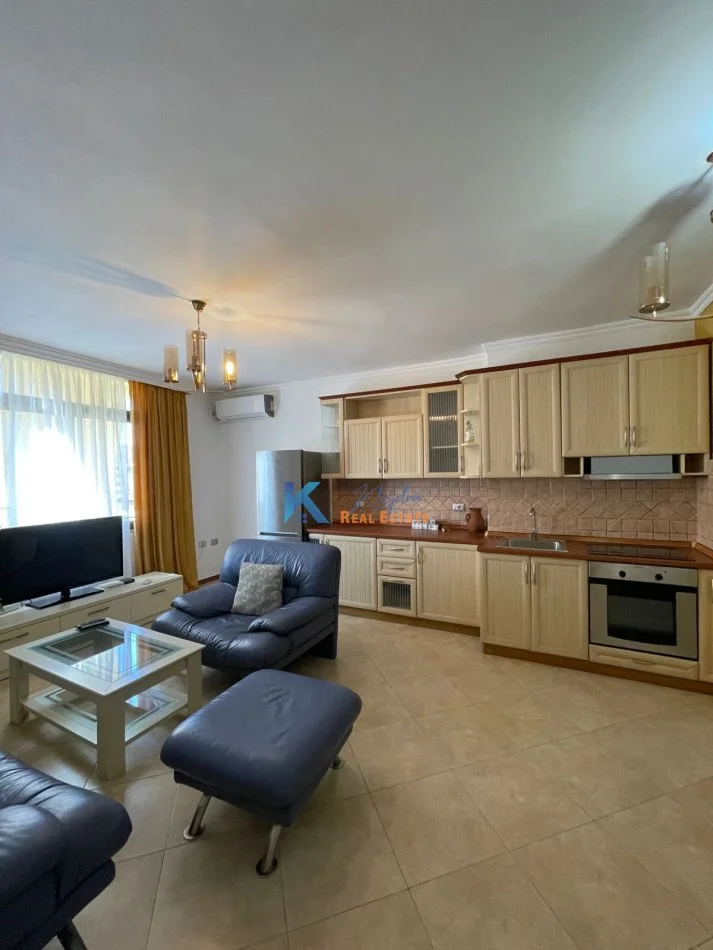 Tirane, jap me qera apartament 2+1 Kati 8, 78 m² 700 Euro (Qender, pas Piaces)