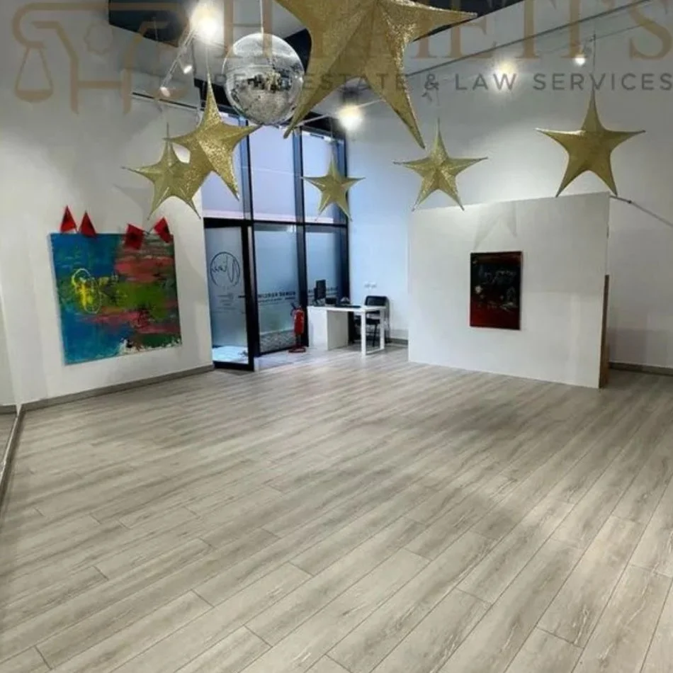 Tirane, jepet me qera ambjent biznesi Kati 0, 110 m² 1.700 € (Tirane, Rruga Jordan Misja, Pallati i Kontaktit)