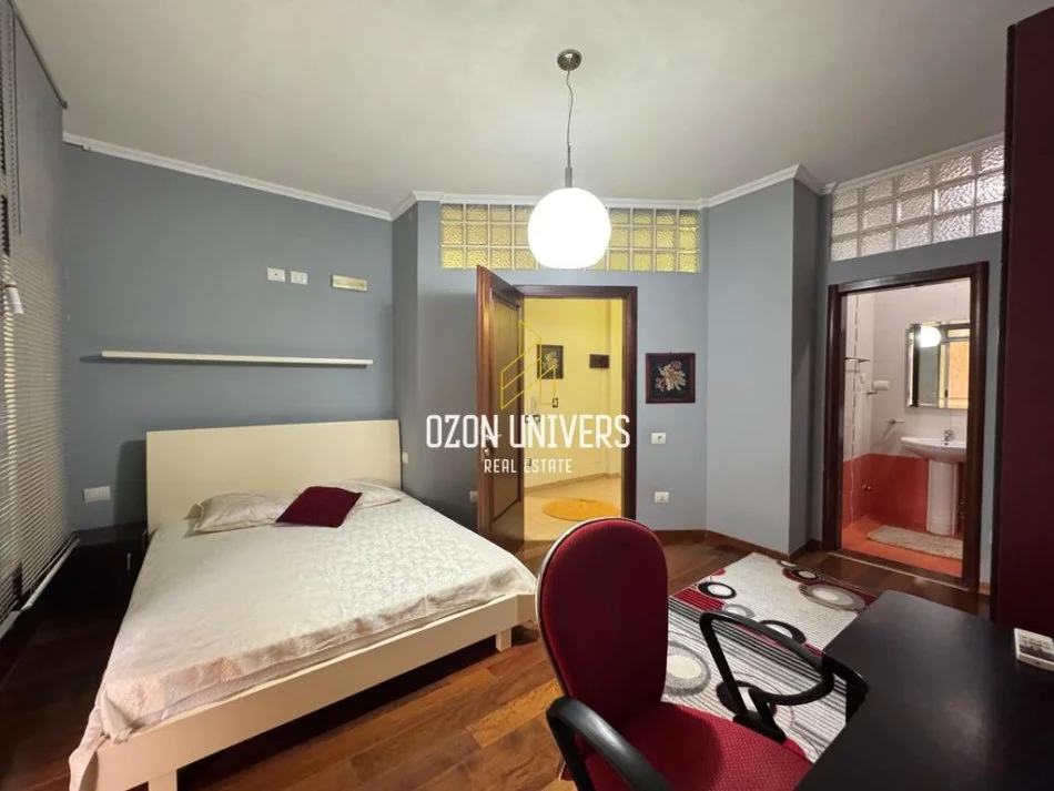 Tirane, jepet me qera apartament 3+1+Aneks+Ballkon Kati 3, 163 m² 700 € (Kodra e Diellit)
