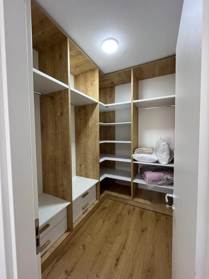 Tirane, jap me qera apartament 1+1+Ballkon Kati 2, 70 m² 700 € (Don Bosko, Trio Tower Residence)