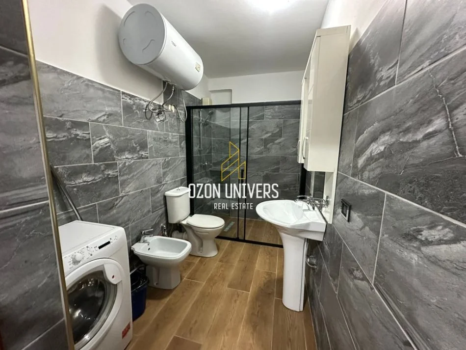 Tirane, jepet me qera apartament 2+1 Kati 10, 90 m² 650 €