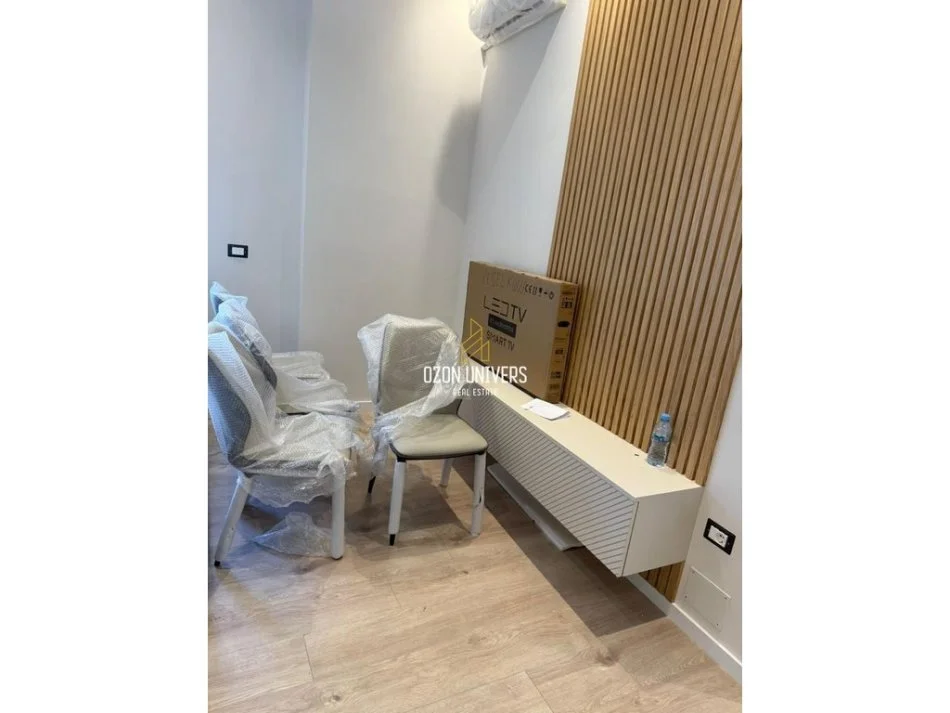 Tirane, jepet me qera apartament 1+1 Kati 1, 55 m² 700 €