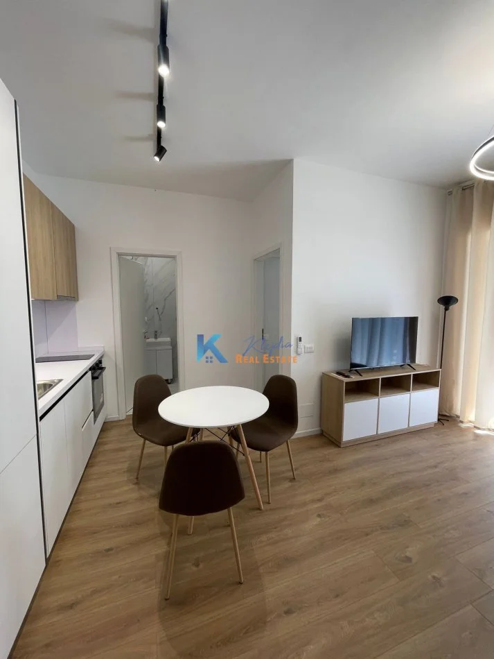 Tirane, jap me qera apartament 1+1+Ballkon Kati 2, 49 m² 450 € (Rezidenca OxA, ne zonen e Freskut)