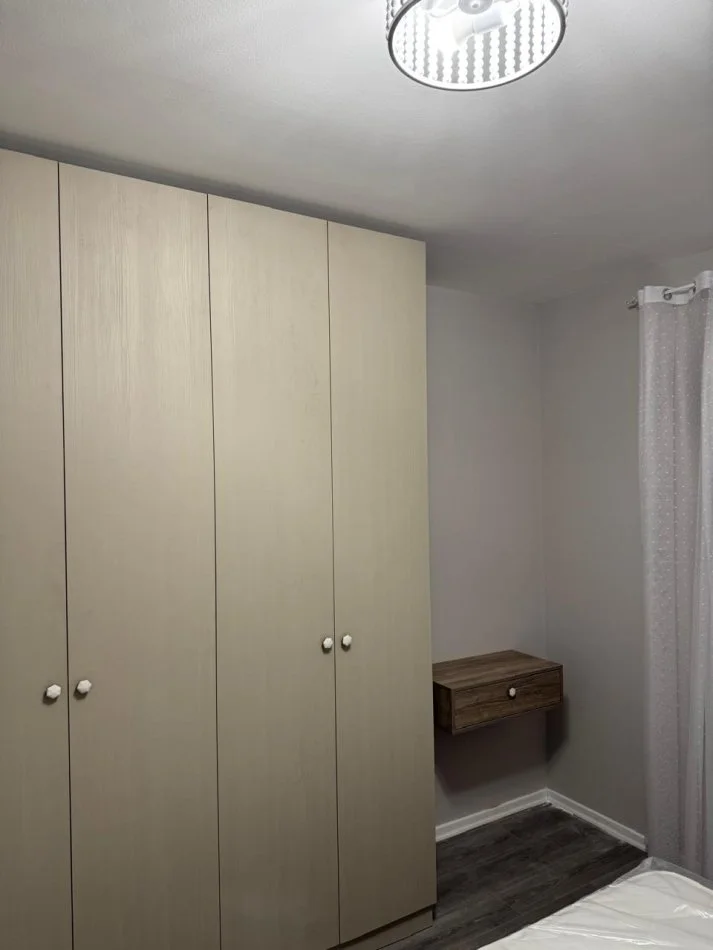 Tirane, jepet me qera apartament 1+1+Ballkon Kati 7, 70 m² 650 € (Trio Tower Residence, Don Bosko)