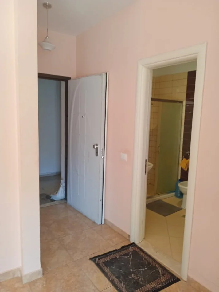 Apartament 2+1 me qera tek kodra e Diellit (470 Euro)