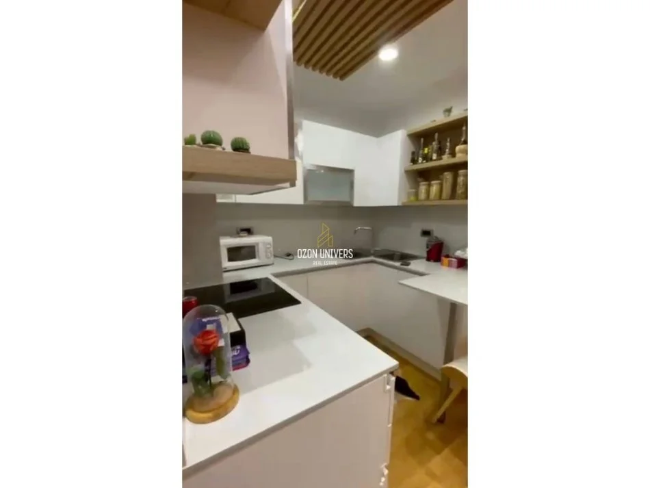 Tirane, jepet me qera apartament 2+1+Ballkon Kati 3, 97 m² 1.000 € (Kompleksi Vizion Plus , Don Bosko)