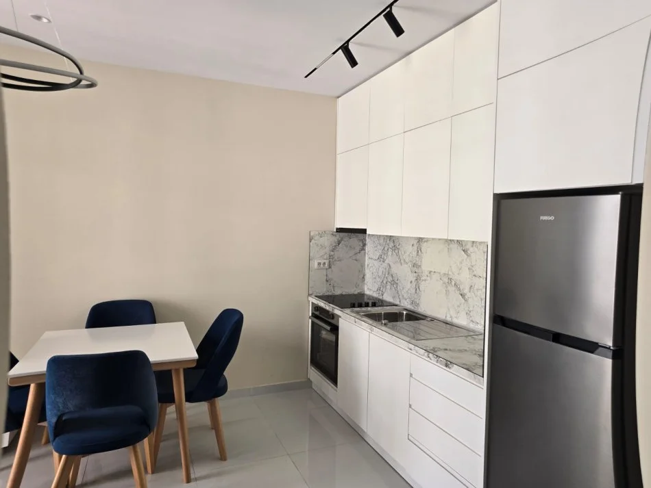 Apartament 1+1+parkim me qera tek univers City (450 Euro)