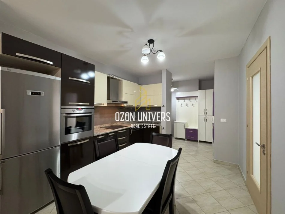 Tirane, jepet me qera apartament 2+1+Ballkon Kati 3, 92 m² 650 € (Kompleksi Kontakt , Rr. Ndre Mjeda)