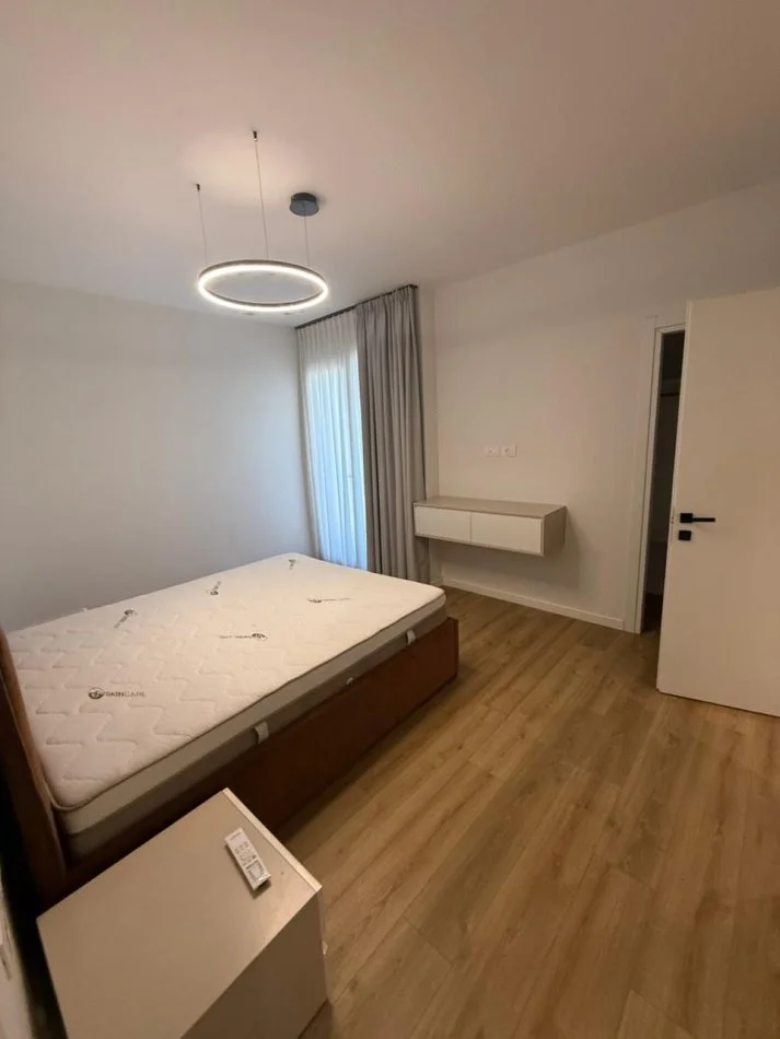 Tirane, jepet me qera apartament 2+1 , 115 m² 1.250 € 
