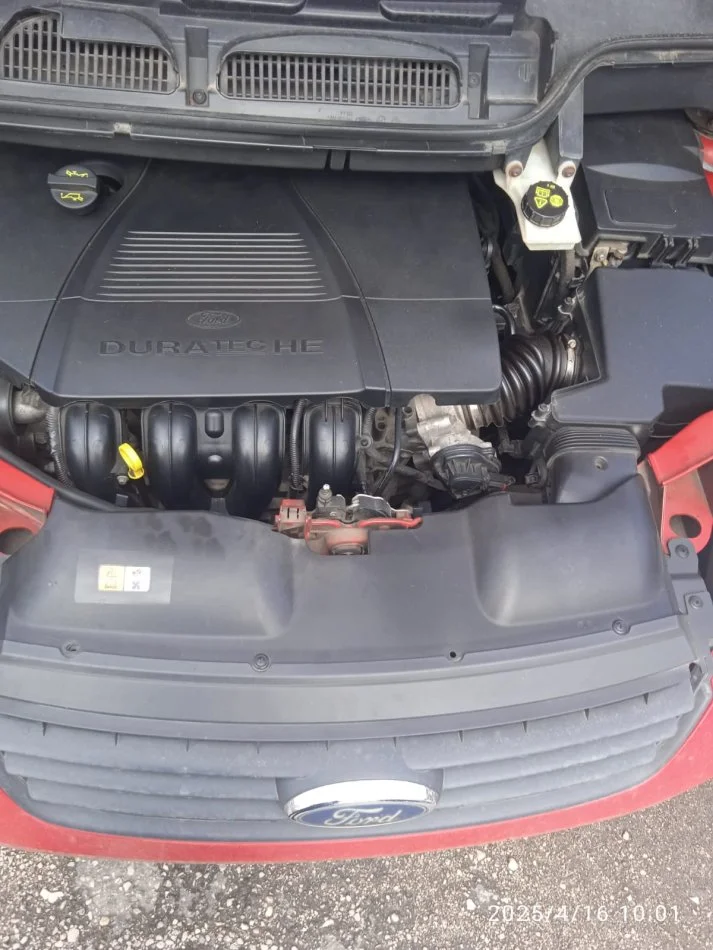 Tirane, shes makine Ford C-Max Automatike Benzin/Gaz viti 2009 Benzin+Gaz, e kuqe automatik Klima 196.820 km 4.3 milion lek€